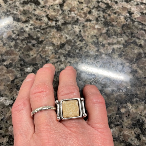 Nine West ring - Picture 2 of 8